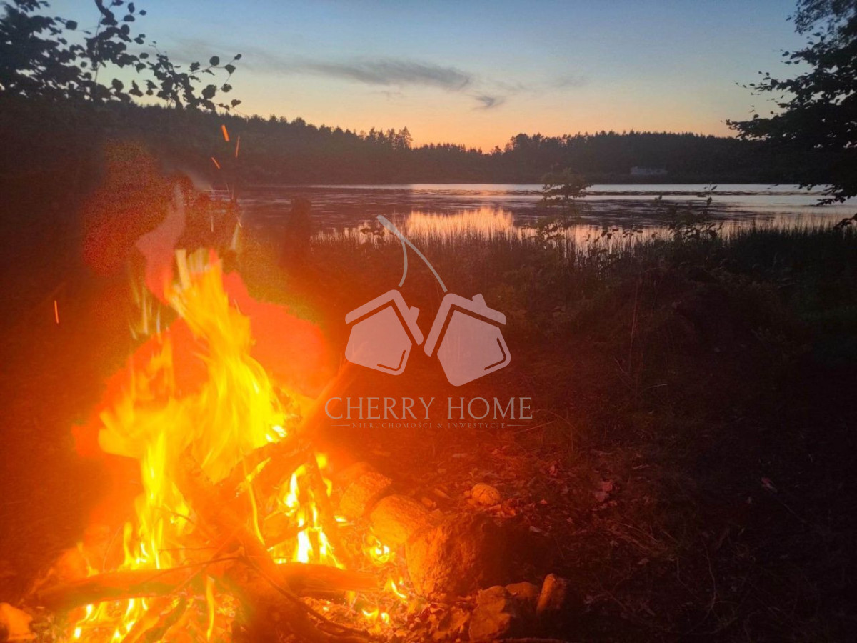 Piękna działka z linią brzegową i wodociągiem